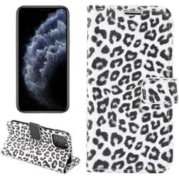 Mobigear Leopard iPhone 13 Hoesje Bookcase Portemonnee - Wit