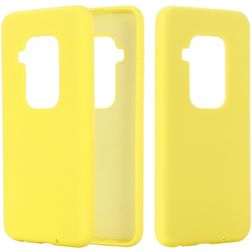 Mobigear Rubber Touch Motorola One Zoom Siliconen Hoesje Backcover - Geel