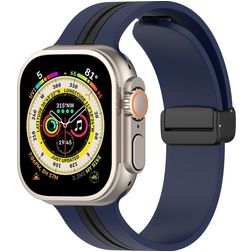 Mobigear Stripe Mag Siliconen Apple Watch Bandje Magneetsluiting - 49/46/45/44 mm - Zwart / Donkerblauw