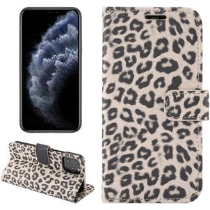 Mobigear Leopard iPhone 12 Hoesje Bookcase Portemonnee - Bruin