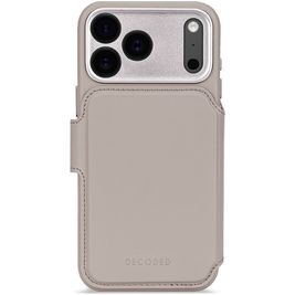 Decoded Detachable Wallet iPhone 17 Pro Max MagSafe Hoesje Echt Leer Uitneembare 2in1 Bookcase Portemonnee - Solid Clay