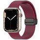 Mobigear Sport Mag Siliconen Apple Watch Bandje Magneetsluiting - 42/41/40/38 mm - Bordeaux Rood