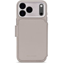 Decoded Detachable Wallet iPhone 17 Pro MagSafe Hoesje Echt Leer Uitneembare 2in1 Bookcase Portemonnee - Solid Clay