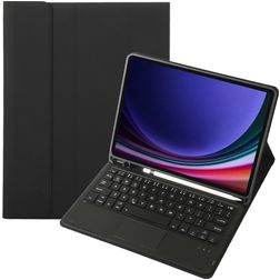Mobigear Keys Samsung Galaxy Tab S9 Hoes QWERTY Bluetooth Toetsenbord Bookcase + Stylus Houder - Zwart