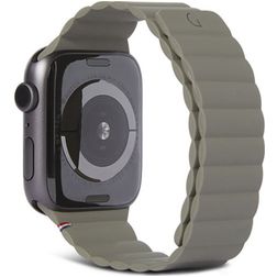 Decoded Magnetic Traction Strap Siliconen Apple Watch Bandje Magneetsluiting - 49/46/45/44 mm - Olijfgroen