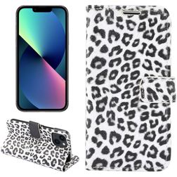 Mobigear Leopard iPhone 14 Hoesje Bookcase Portemonnee - Wit