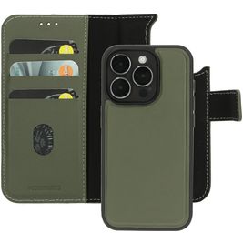 Mobiparts iPhone 15 Pro MagSafe Hoesje Echt Leer Uitneembare 2in1 Bookcase Portemonnee - Groen