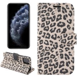 Mobigear Leopard iPhone 12 Pro Hoesje Bookcase Portemonnee - Bruin