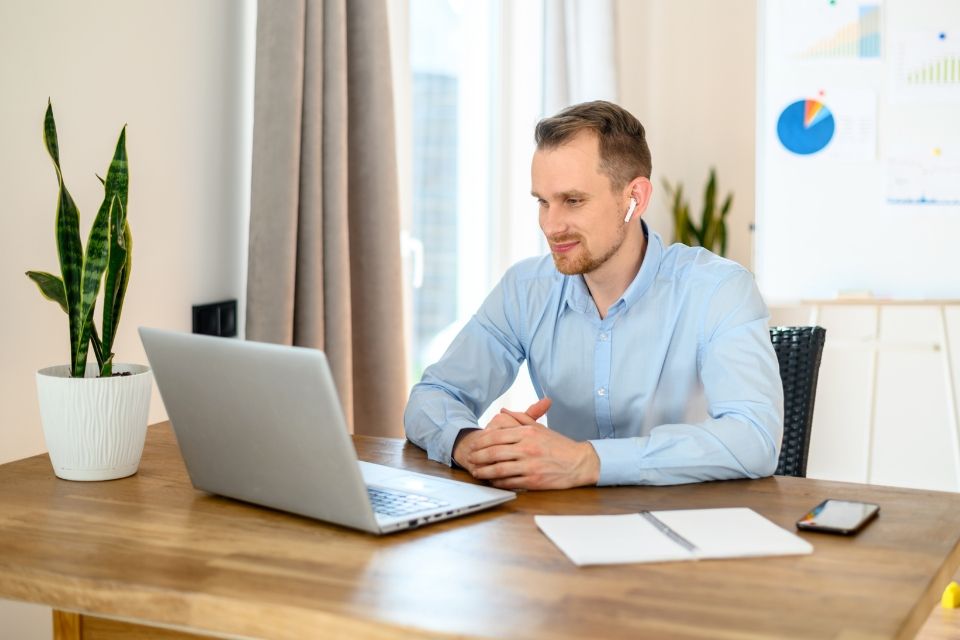 AirPods verbinden met laptop - Zo doe je dat!